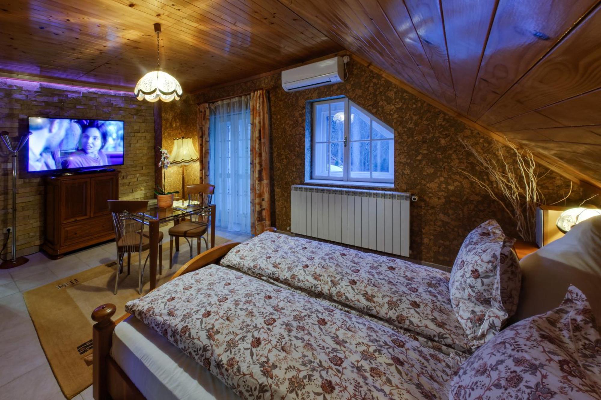 Boutique Hotel Forest Retreat (Adults Only) Буштени Экстерьер фото
