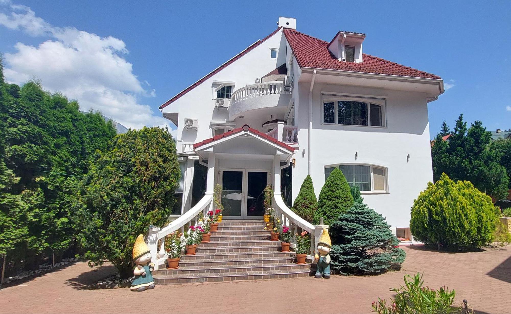 Boutique Hotel Forest Retreat (Adults Only) Буштени Экстерьер фото